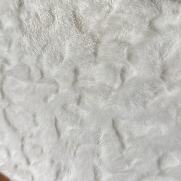 UGG Cream Faux Fur Tablet Case - Picture 2 of 5